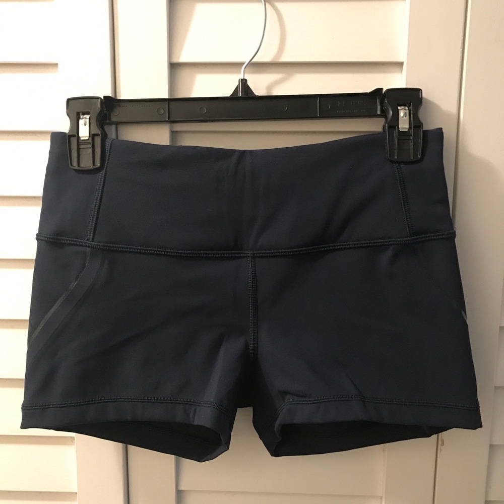 Lululemon in movement short everlux 2.5”